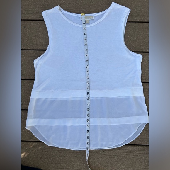 73. Michael Kors Women’s White Tiered Sleeveless Chiffon Hem Tank Top. Size XL - Picture 10 of 13